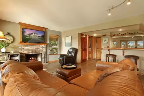 Living - 29423 S Chrisman Rd, Tracy, CA 95304 photo 10 of 11