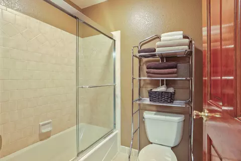Bath - 29423 S Chrisman Rd, Tracy, CA 95304 photo 3 of 7