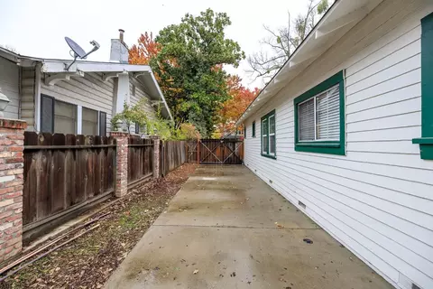 Exterior - 309 Hackberry Ave, Modesto, CA 95354 photo 4 of 11