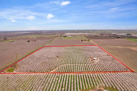 14310 Clements Rd, Lodi, CA 95240 photo 1