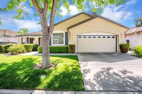 9505 Emerald Cove Ln, Elk Grove, CA 95758