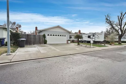 2012 Sweetwater Dr, Modesto, CA 95355 photo 3