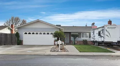 2012 Sweetwater Dr, Modesto, CA 95355 photo 2