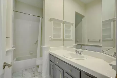 Bath - 732 Morningside Ct, Folsom, CA 95630 photo 4 of 4