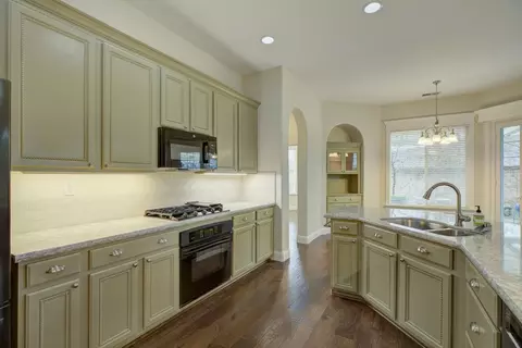 Kitchen - 732 Morningside Ct, Folsom, CA 95630 photo 3 of 3
