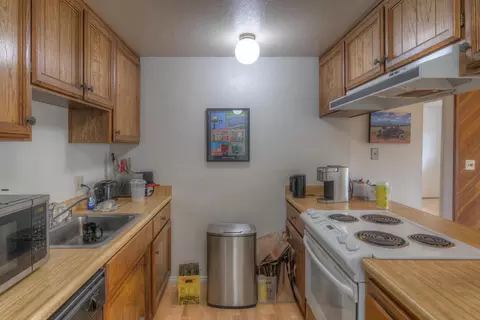 Kitchen - 3714 Garfield Ave, Carmichael, CA 95608 photo 5 of 5
