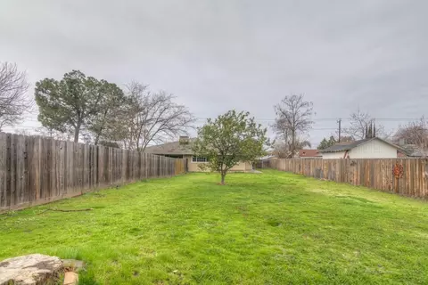 Exterior - 3714 Garfield Ave, Carmichael, CA 95608 photo 6 of 11