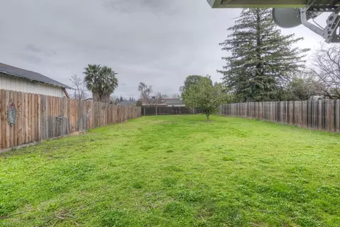 Exterior - 3714 Garfield Ave, Carmichael, CA 95608 photo 5 of 11