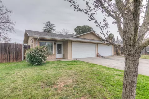 Exterior - 3714 Garfield Ave, Carmichael, CA 95608 photo 2 of 11