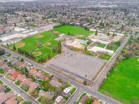 View/Area - 3714 Garfield Ave, Carmichael, CA 95608 photo 8 of 10