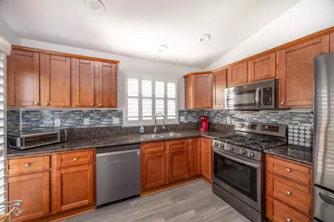 Kitchen - 1178 Cherry Oak Ln, Manteca, CA 95336 photo 1 of 3