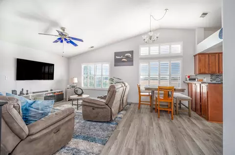 Living - 1178 Cherry Oak Ln, Manteca, CA 95336 photo 2 of 4