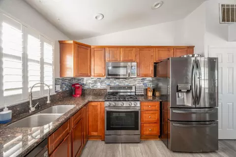 Kitchen - 1178 Cherry Oak Ln, Manteca, CA 95336 photo 3 of 3