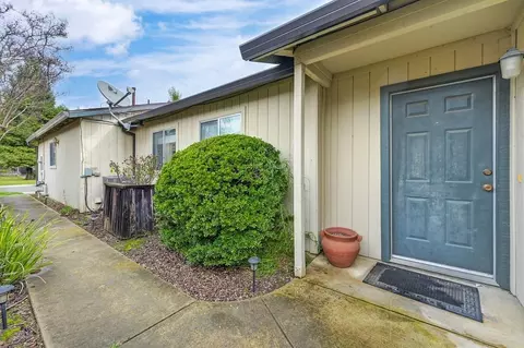 624 Robin Pl, Davis, CA 95616 photo 2
