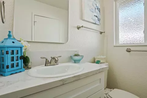 Bath - 2807 Balboa Dr, Tracy, CA 95376 photo 4 of 5