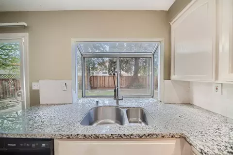 Kitchen - 480 Krider Ct, Tracy, CA 95376 photo 3 of 4