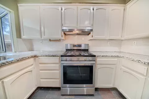 Kitchen - 480 Krider Ct, Tracy, CA 95376 photo 2 of 4