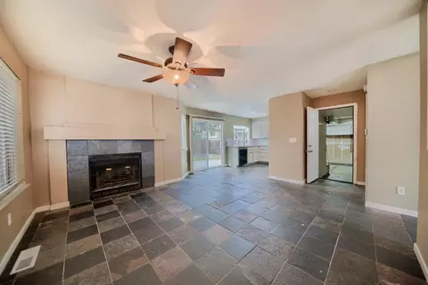 Living - 480 Krider Ct, Tracy, CA 95376 photo 12 of 16