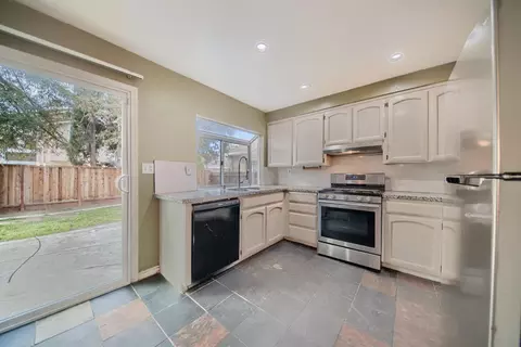Kitchen - 480 Krider Ct, Tracy, CA 95376 photo 4 of 4