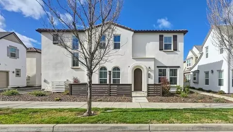3272 Crocker Dr, Sacramento, CA 95818