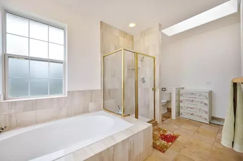 Bath - 706 Oak Crest Cir, Placerville, CA 95667 photo 4 of 5