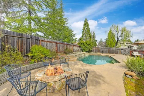 Exterior - 706 Oak Crest Cir, Placerville, CA 95667 photo 35 of 37