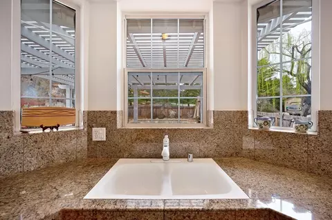 Kitchen - 706 Oak Crest Cir, Placerville, CA 95667 photo 8 of 10