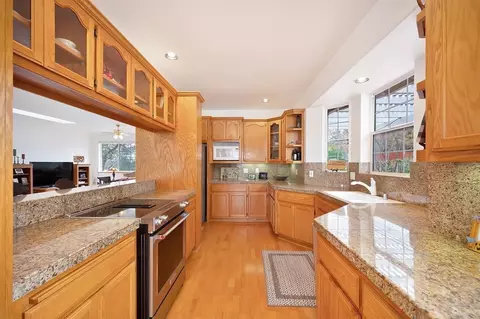 Kitchen - 706 Oak Crest Cir, Placerville, CA 95667 photo 5 of 10