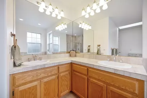 Bath - 706 Oak Crest Cir, Placerville, CA 95667 photo 3 of 5