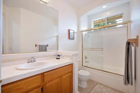 Bath - 706 Oak Crest Cir, Placerville, CA 95667 photo 1 of 5