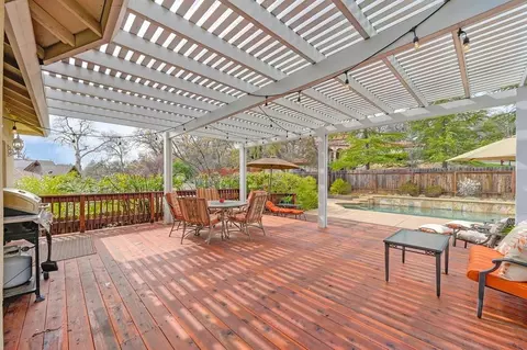 Exterior - 706 Oak Crest Cir, Placerville, CA 95667 photo 12 of 37