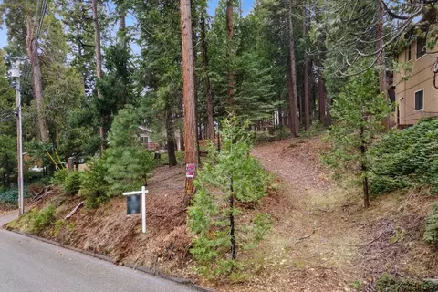 3988 Pearl Rd, Pollock Pines, CA 95726