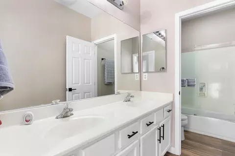 1008 Loretelli Dr, Modesto, CA 95356 photo 34