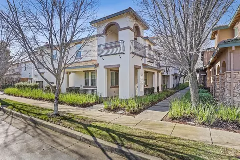 2100 Las Palomas Loop, Lincoln, CA 95648 photo 2