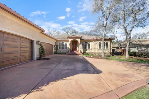 4900 Secluded Oaks Ln, Carmichael, CA 95608 photo 3