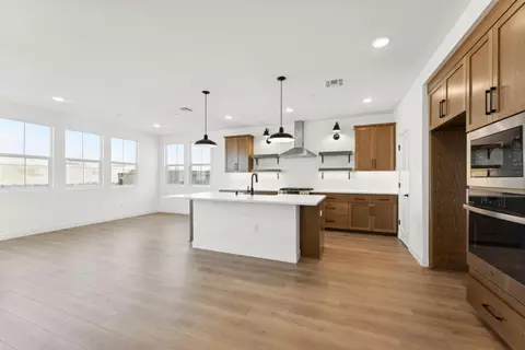 427 Monastery Dr, Lathrop, CA 95330 photo 7