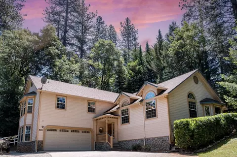 825 Oakhurst Ln, Colfax, CA 95713 photo 1