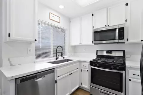 Kitchen - 4265 Hartlepool Way, Antelope, CA 95843 photo 3 of 5