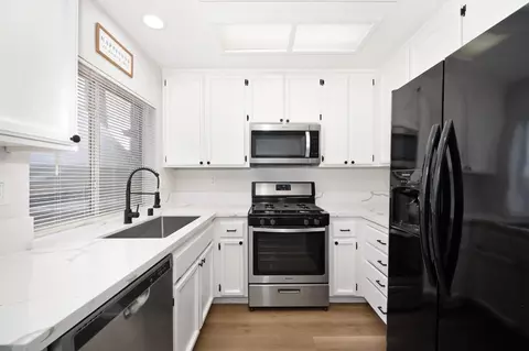 Kitchen - 4265 Hartlepool Way, Antelope, CA 95843 photo 4 of 5