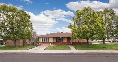 940 Trinity St, Manteca, CA 95336 photo 1