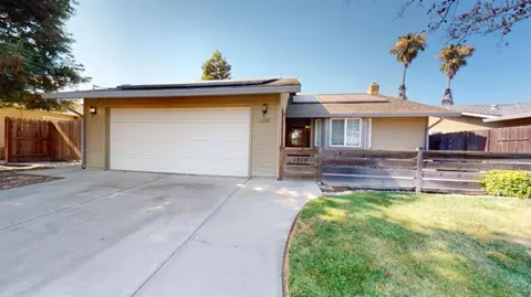 1359 Novell Dr, Ripon, CA 95366 photo 1