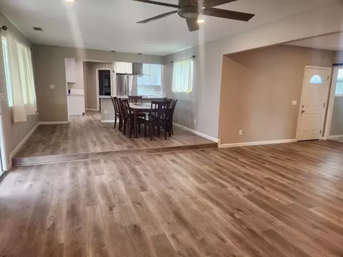 Living - 631 E Stuhr, Newman, CA 95360 photo 4 of 5