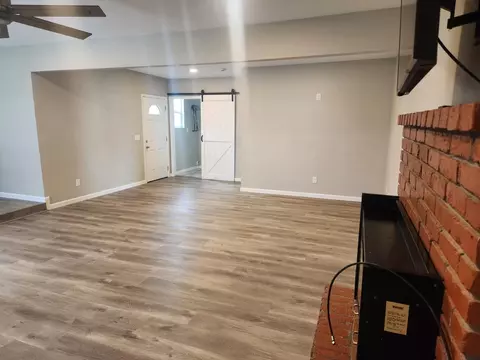 Living - 631 E Stuhr, Newman, CA 95360 photo 5 of 5