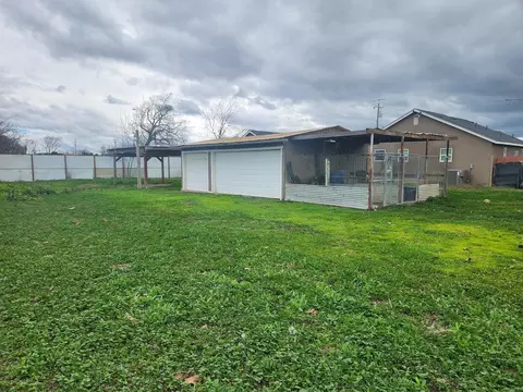 Exterior - 631 E Stuhr, Newman, CA 95360 photo 5 of 8