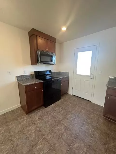 687 Keng Ct, Merced, CA 95341 photo 4