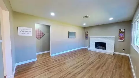 Living - 614 Diane Dr, Manteca, CA 95336 photo 1 of 2