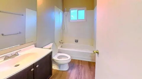 Bath - 614 Diane Dr, Manteca, CA 95336 photo 1 of 2