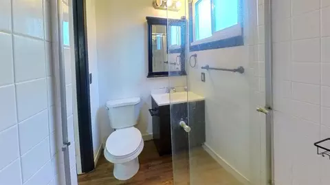 Bath - 614 Diane Dr, Manteca, CA 95336 photo 2 of 2