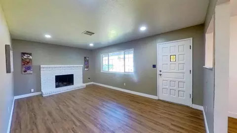 Living - 614 Diane Dr, Manteca, CA 95336 photo 2 of 2