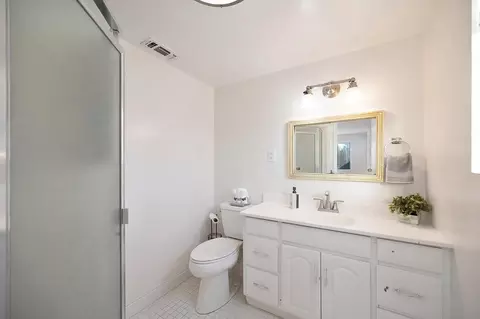 Bath - 3800 Circle Dr, Loomis, CA 95650 photo 3 of 3